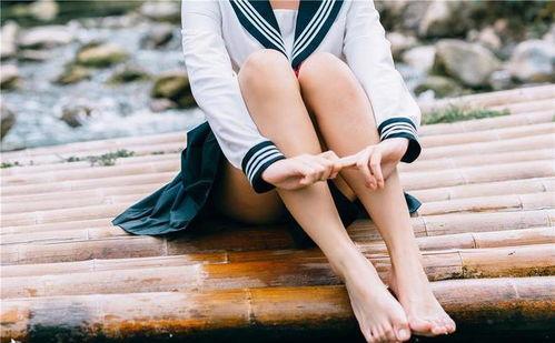 欧美长腿黑丝制服,长腿黑丝制服的时尚演绎